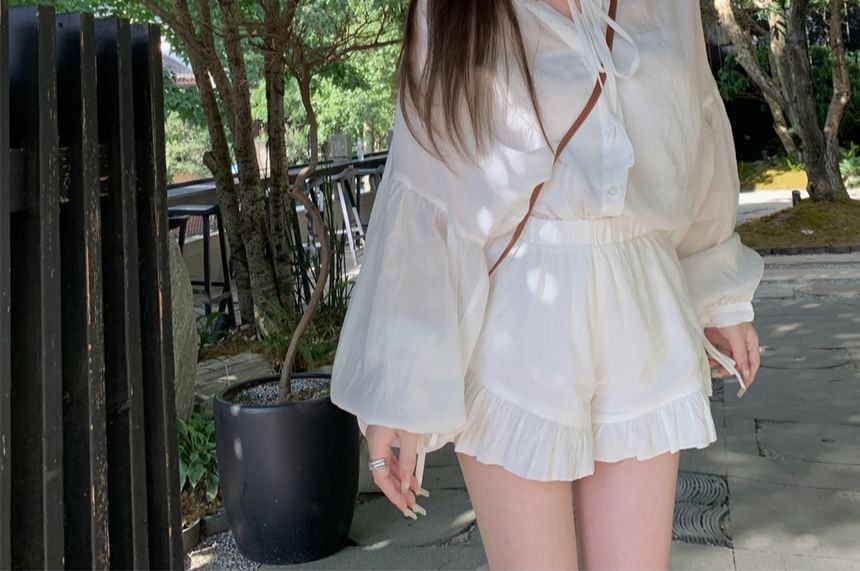 Ruffle Shirt Plain Waist High / Puff-Sleeve Lace-Up Shorts