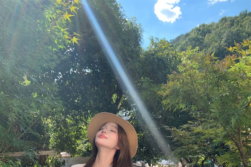 Ruffle Shirt Plain Waist High / Puff-Sleeve Lace-Up Shorts