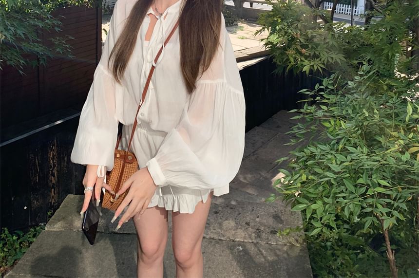 Ruffle Shirt Plain Waist High / Puff-Sleeve Lace-Up Shorts