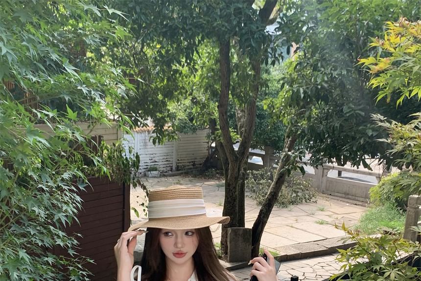 Ruffle Shirt Plain Waist High / Puff-Sleeve Lace-Up Shorts