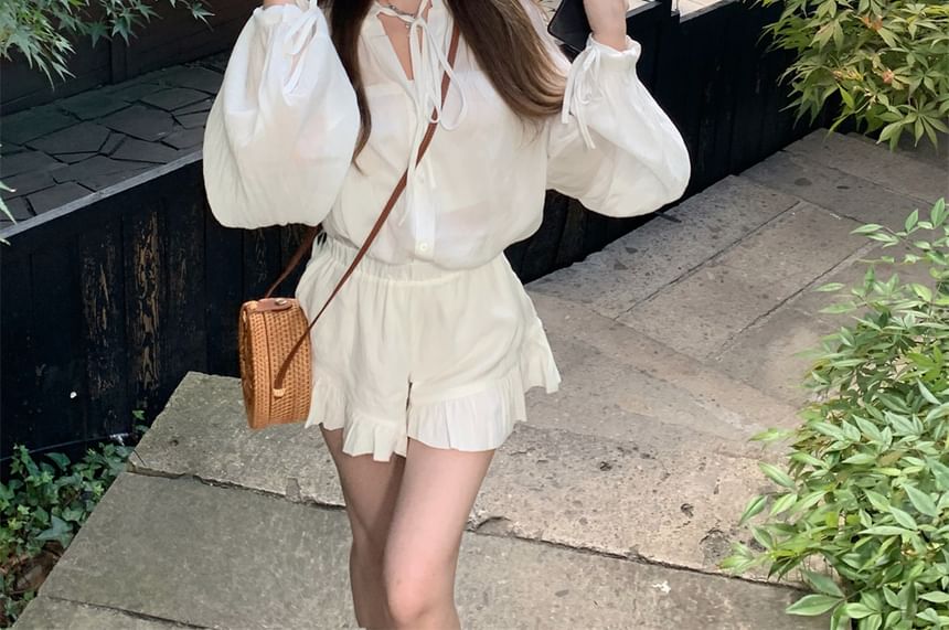 Ruffle Shirt Plain Waist High / Puff-Sleeve Lace-Up Shorts