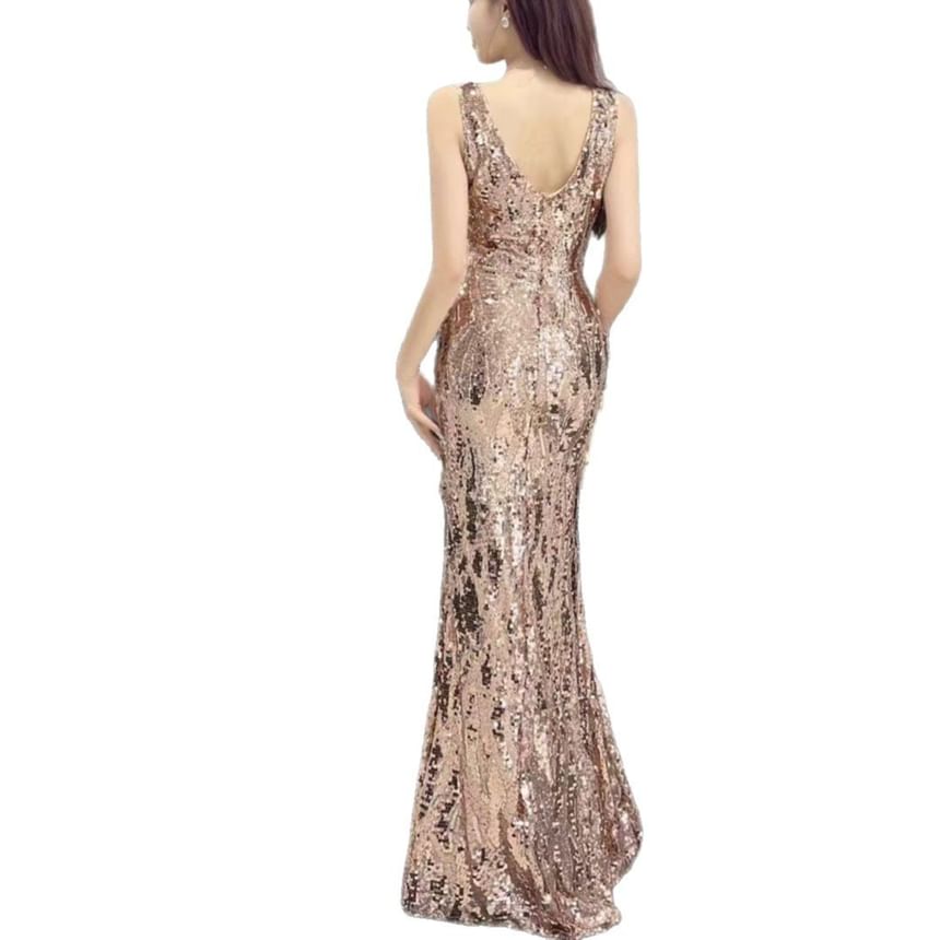 Sleeveless V-Neck Plain Sequin Trumpet Evening Gown