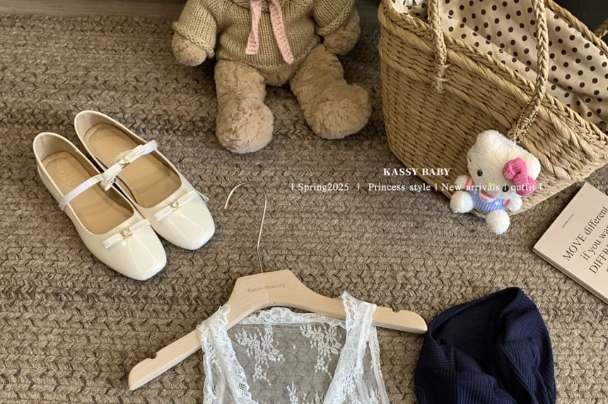 V-Neck Cardigan Ruffle Neck Scoop Top Trim Camisole / Lace Plain