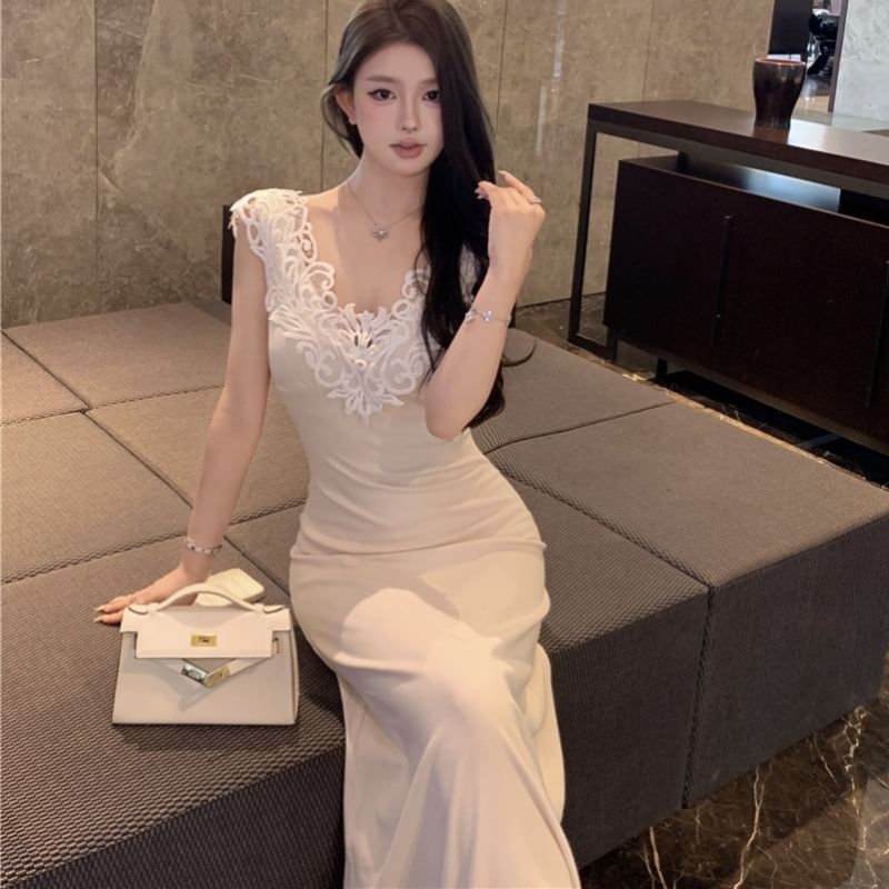 V-Neck Mermaid Dress Sleeveless Lace Maxi Panel