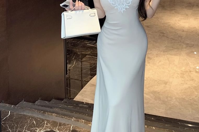 V-Neck Mermaid Dress Sleeveless Lace Maxi Panel