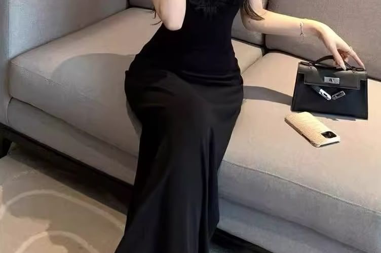 V-Neck Mermaid Dress Sleeveless Lace Maxi Panel