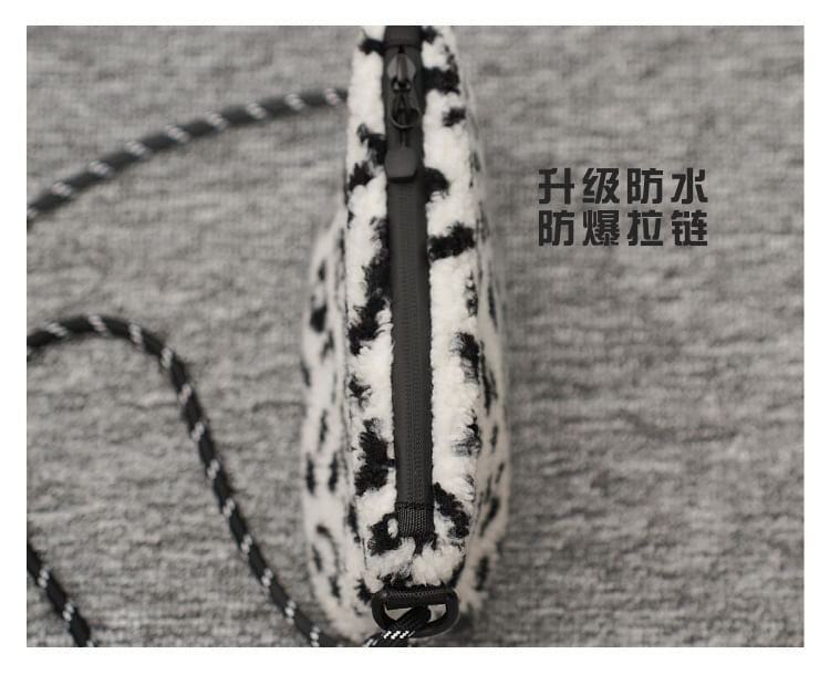 Bag Fleece Applique Crossbody