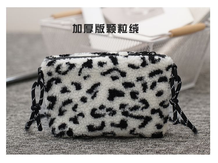 Bag Fleece Applique Crossbody