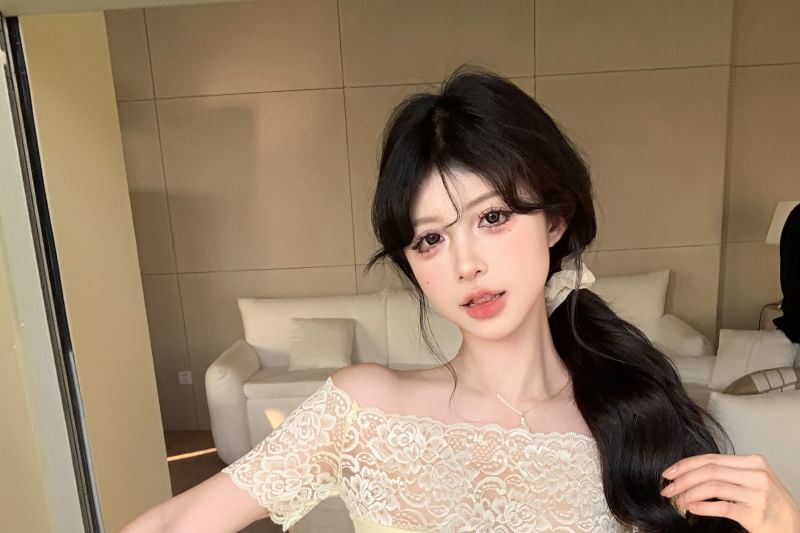 Tee High Plain Mini Floral Off-Shoulder Short-Sleeve / Lace Pencil Trim Skirt Rise