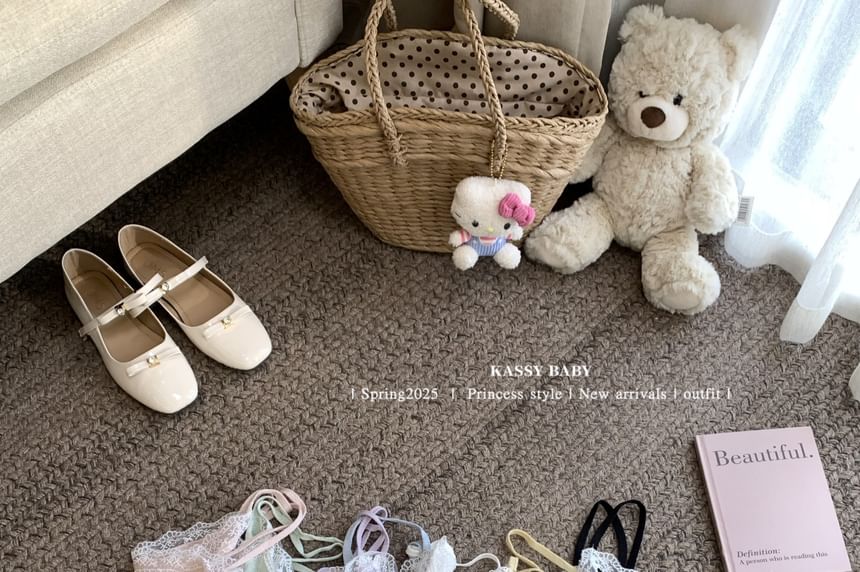 Neck Lace + V-Neck Round Camisole Top Knit Set: Trim Cardigan Plain