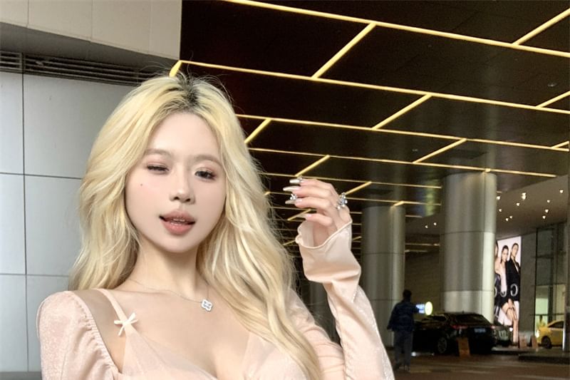 V-Neck T-Shirt Long-Sleeve Lettuce Panel Edge Mock Plain Mesh Two-Piece