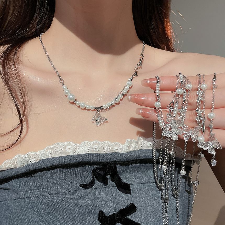 (Various Faux Pendant Choker Pearl Designs) Alloy