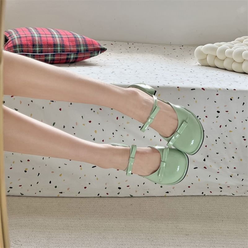 Heel Chunky Patent Leather Bow Sandals
