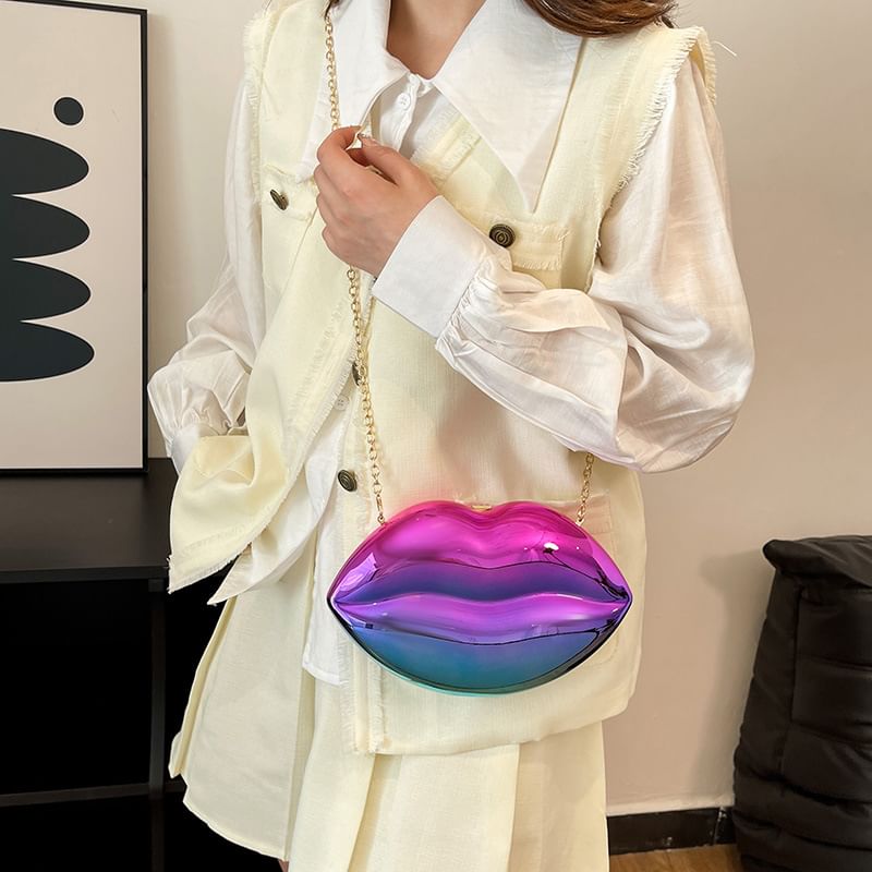 Chain Lips Crossbody Strap Bag