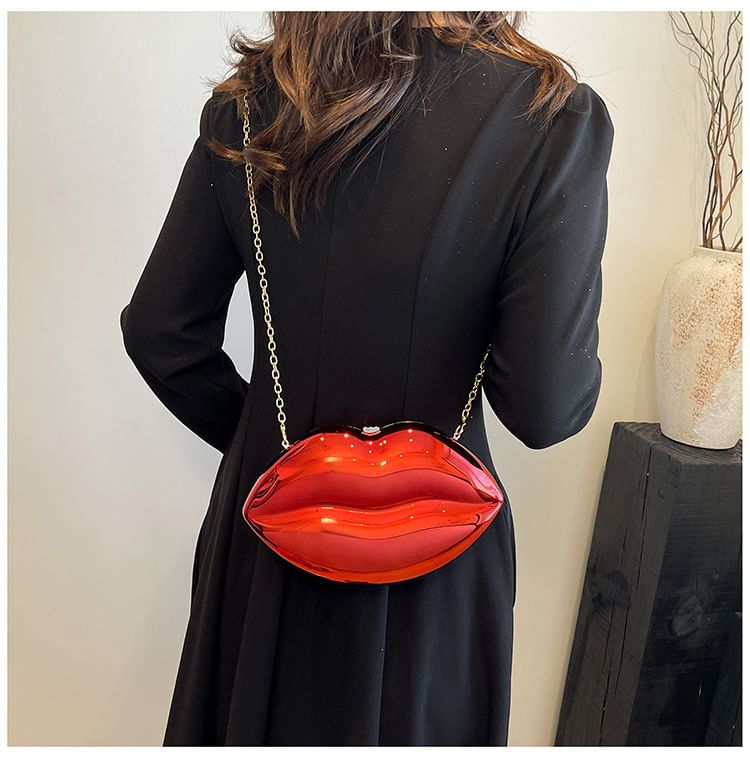Chain Lips Crossbody Strap Bag