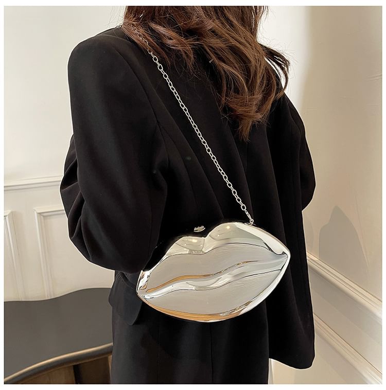 Chain Lips Crossbody Strap Bag