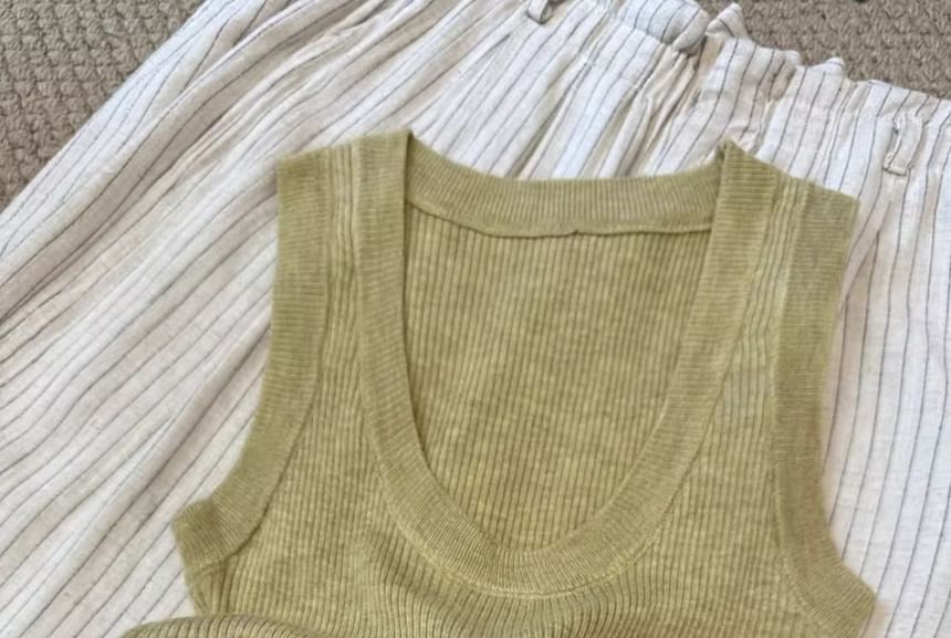 Scoop Top Knit Neck Tank Plain
