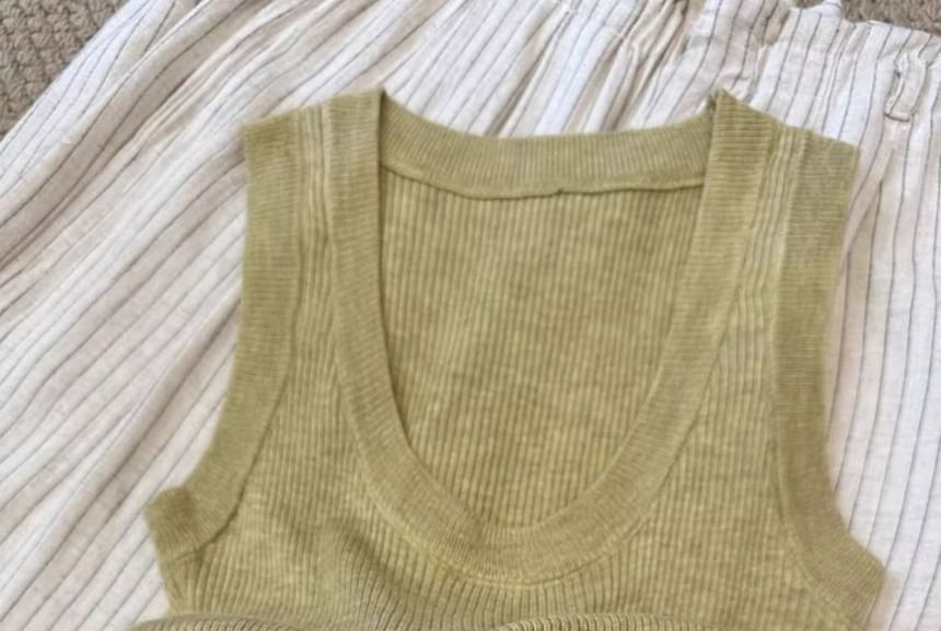 Scoop Top Knit Neck Tank Plain