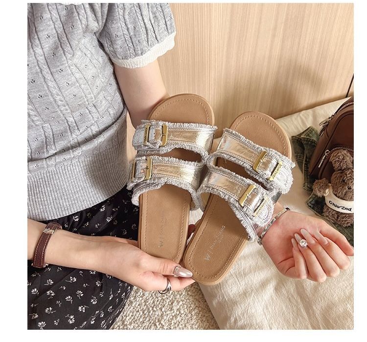 Slide Buckled Plain Sandals