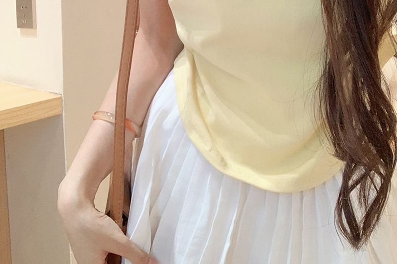 Embroidered Crop Short-Sleeve Crewneck T-Shirt