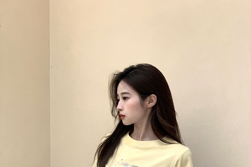 Embroidered Crop Short-Sleeve Crewneck T-Shirt