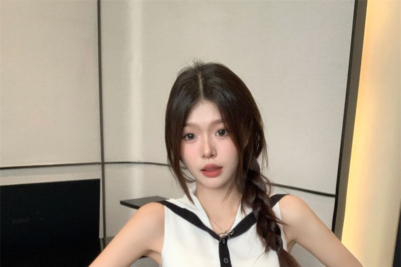 Button-Up Knit Sleeveless Sailor Top Collar