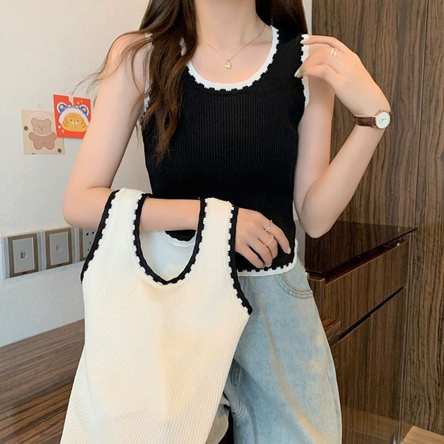 Top Contrast Trim Tank