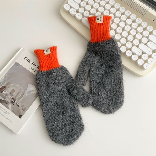 Two Tone Mittens