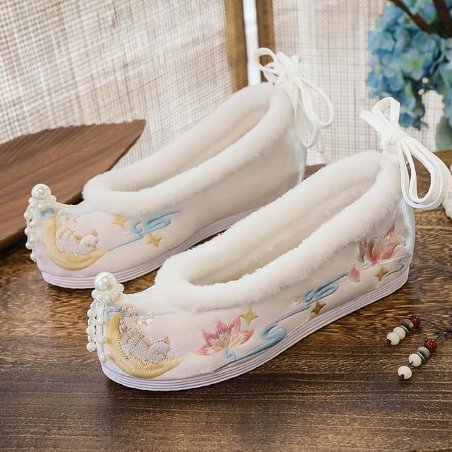 Embroidered Fluffy Flats Hanfu