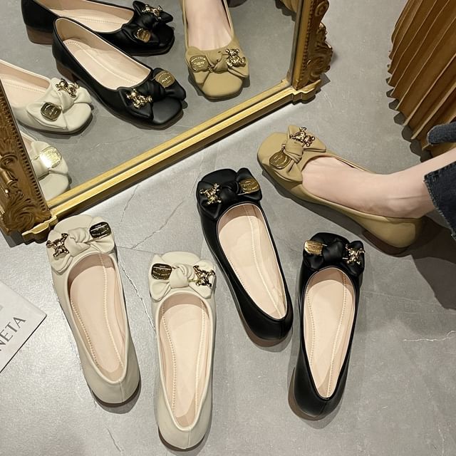 Square Toe Flats Bow Accent