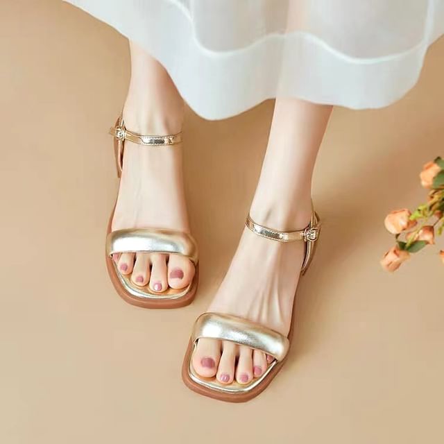Faux Sandals Leather Metallic