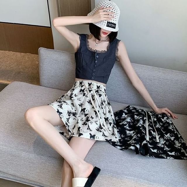 Shorts Drawstring Waist Butterfly Print
