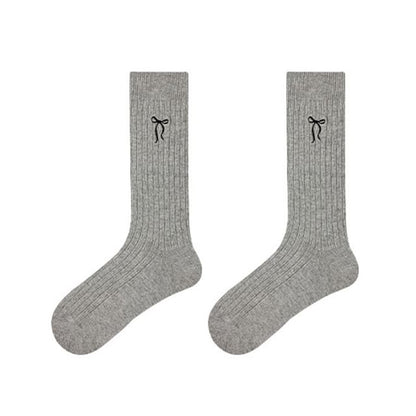 Bow Embroidered Ribbed Short Socks