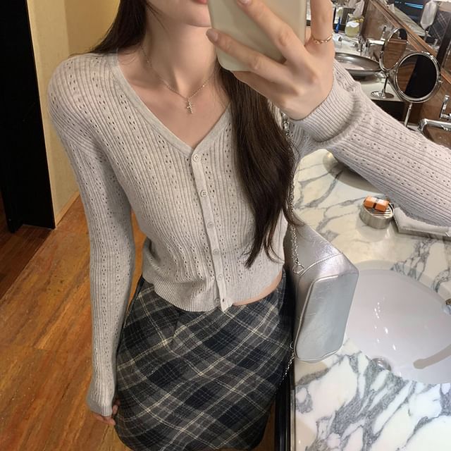 Plain V-Neck Button-Up Cardigan