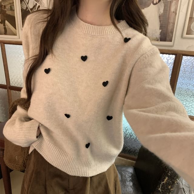 Round Neck Plain Heart Applique Sweater