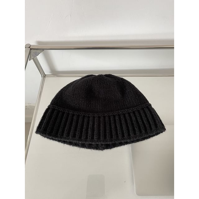 Two-Tone Knit Bucket Hat