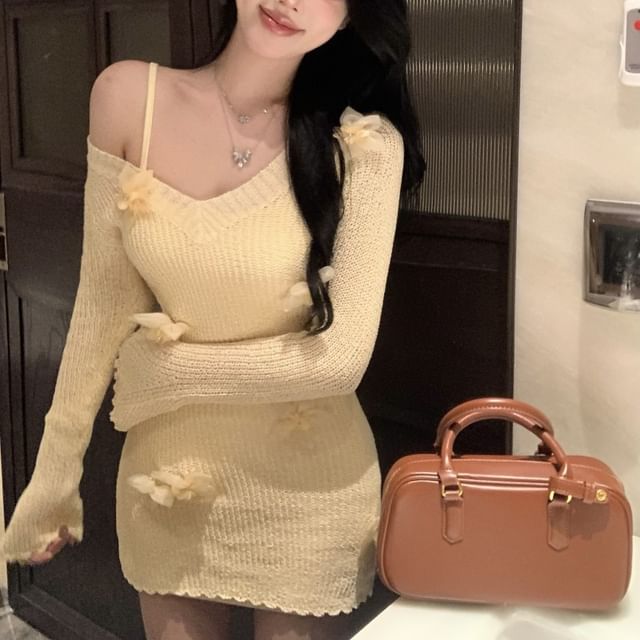 / Slip Accent Neck Mini Dress Sheath Knit V Flower Long-Sleeve