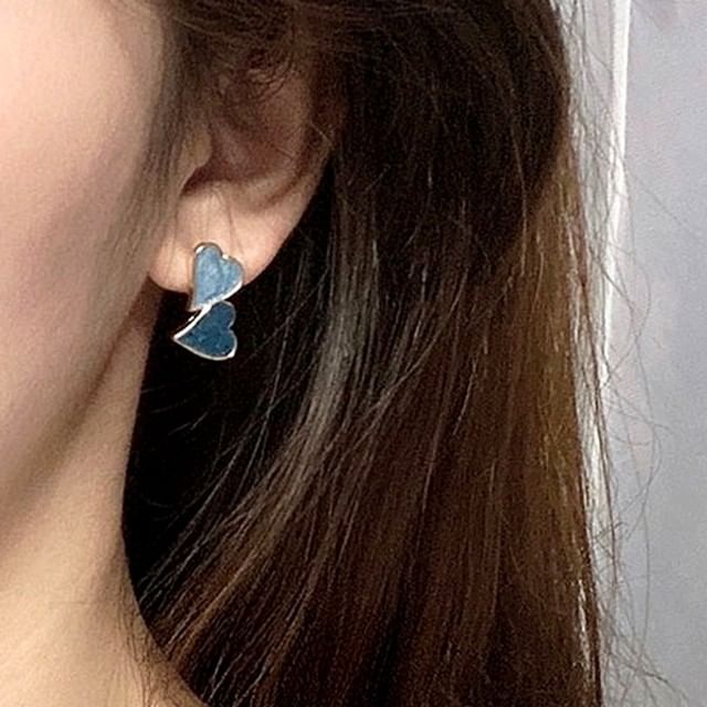 / Asymmetrical Clip-On Heart Stud Earring Ear