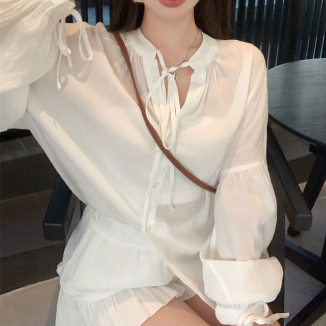 Ruffle Shirt Plain Waist High / Puff-Sleeve Lace-Up Shorts