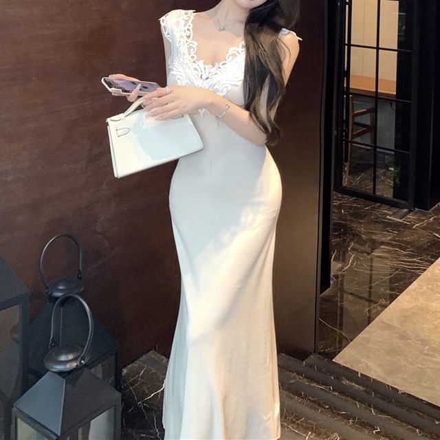 V-Neck Mermaid Dress Sleeveless Lace Maxi Panel