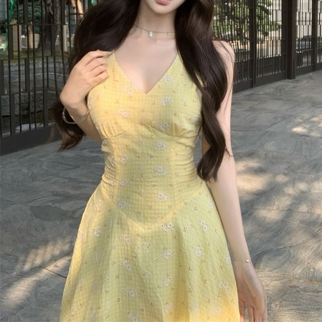 Sleeveless Floral V-Neck Midi Sundress