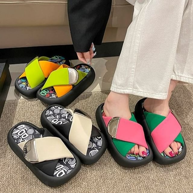 Platform Tone Two Leather Strap Faux Cross Sandals