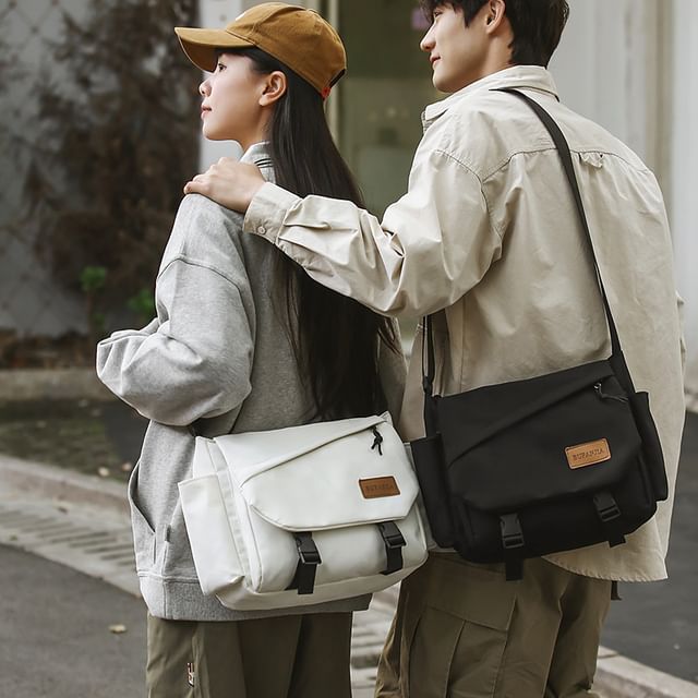 Messenger Flap Plain Bag