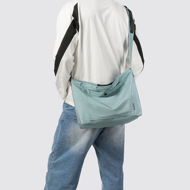 Zip Messenger Plain Bag Lightweight