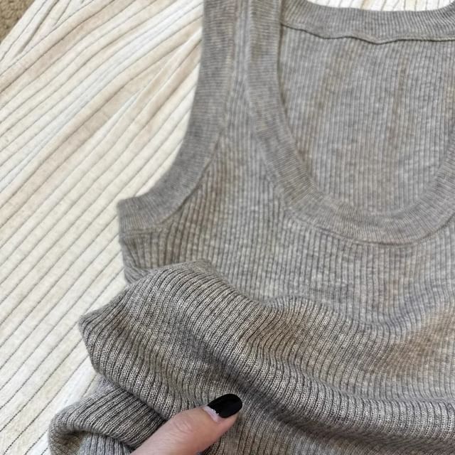 Scoop Top Knit Neck Tank Plain