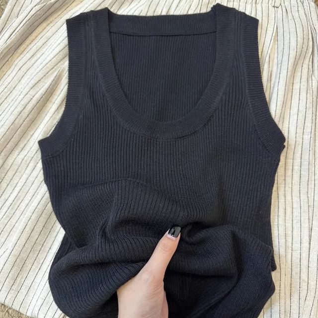 Scoop Top Knit Neck Tank Plain
