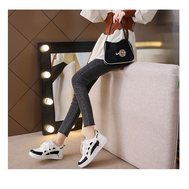 Applique Contrast Trim Lace-Up Platform Sneakers