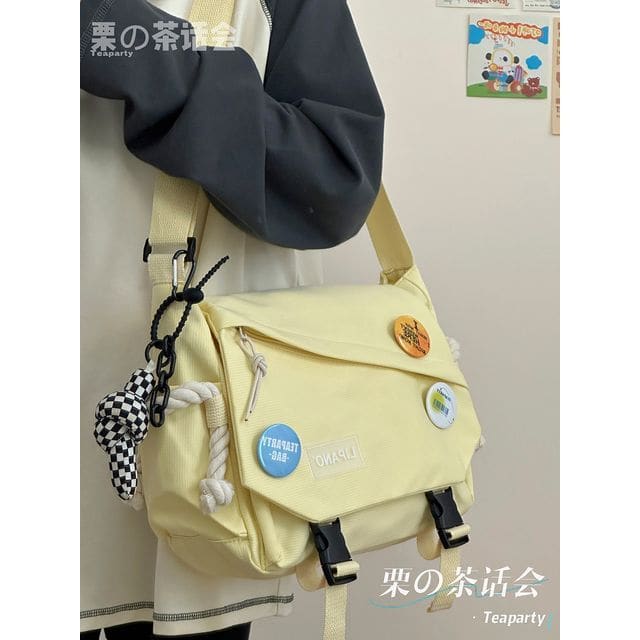 Applique Multi-Pocket Messenger Bag / Bag Charm / Set