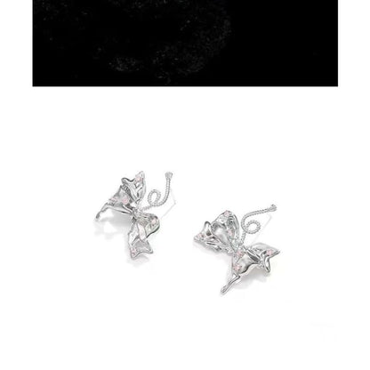 Asymmetrical Bow Earring