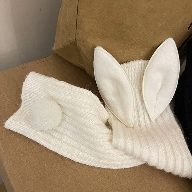 Asymmetrical Rabbit Ear Socks - White / One Size